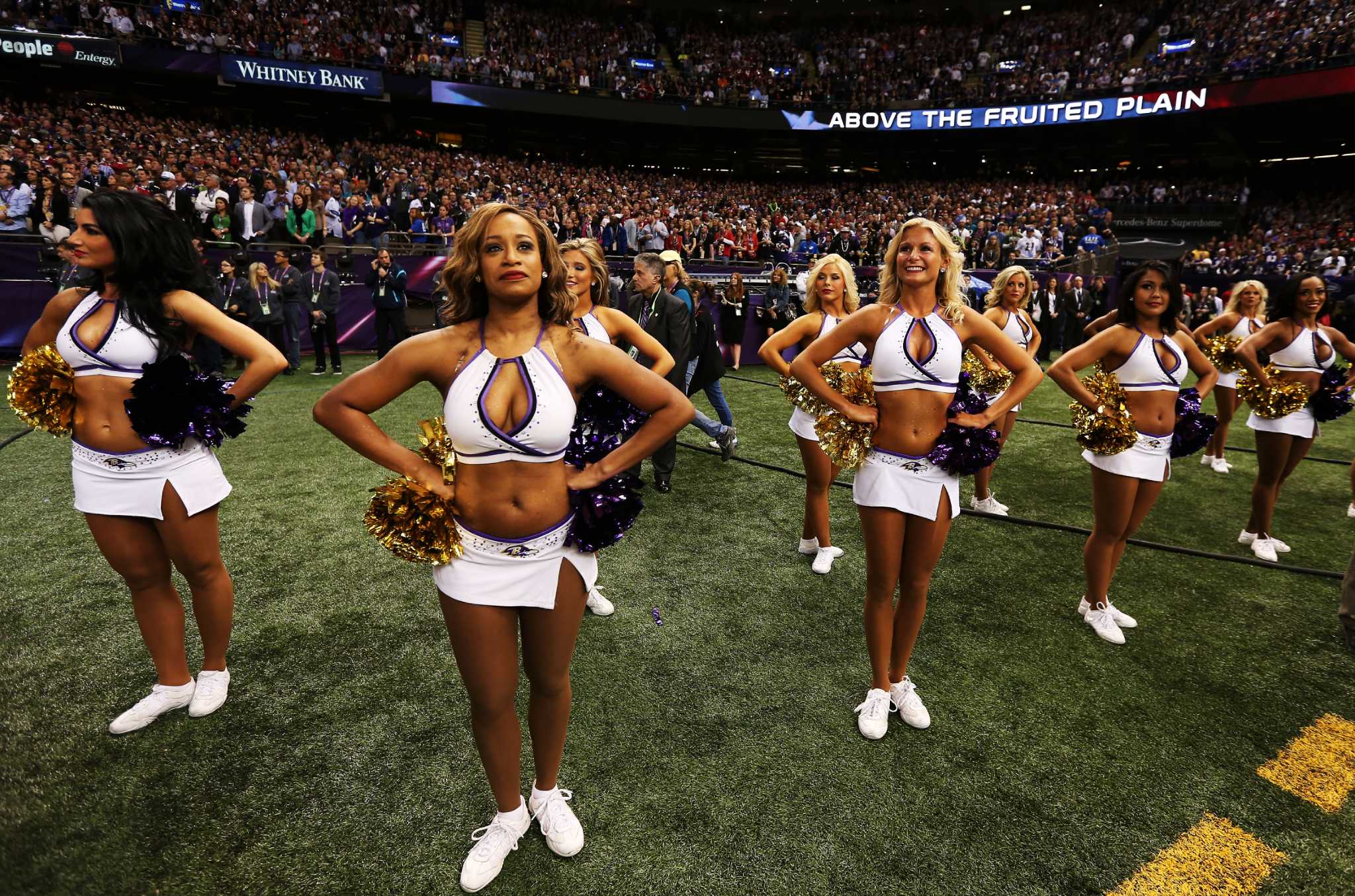 Denver Broncos Cheerleaders - EBONI