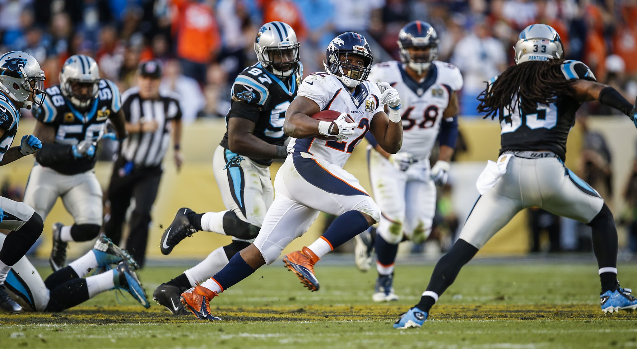 Super Bowl MVP Von Miller, coach Gary Kubiak bask in Broncos' victory