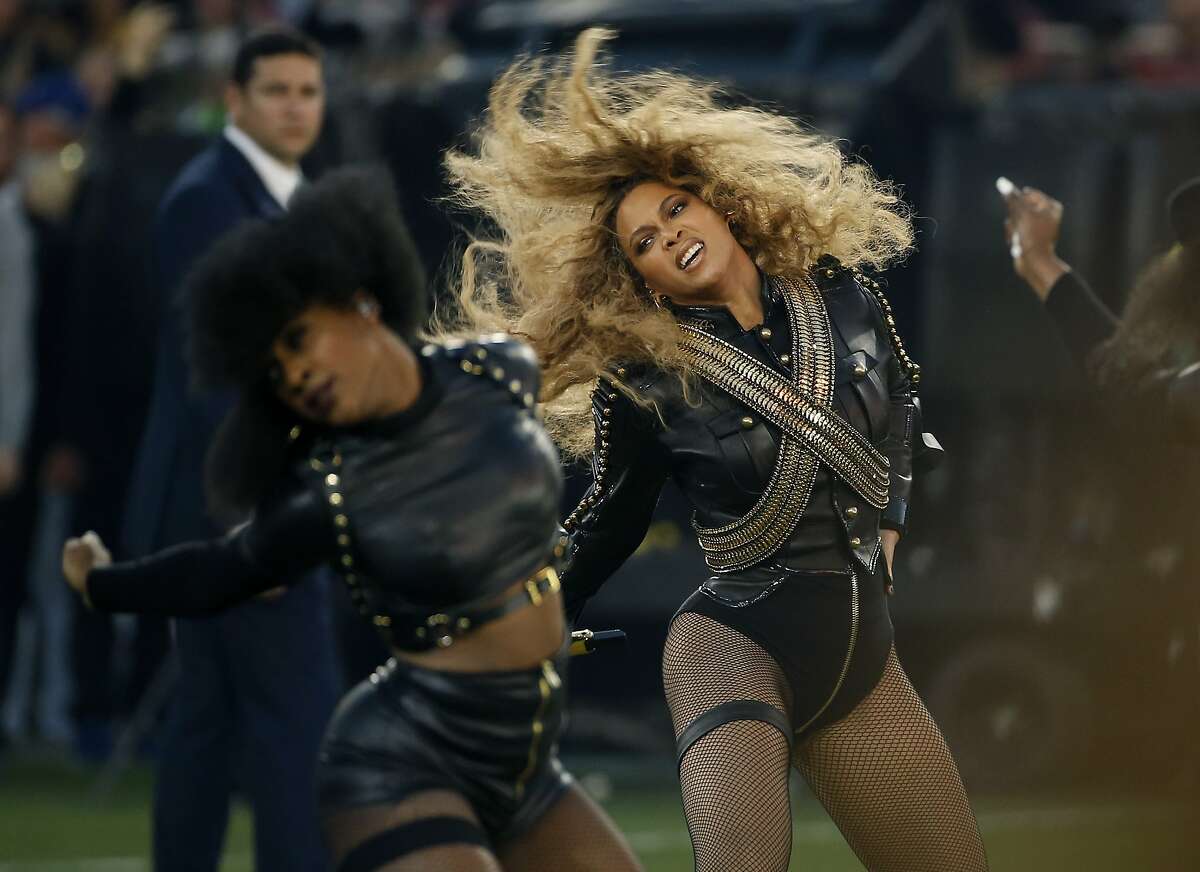 Beyoncé backup dancers held ‘Justice 4 Mario Woods’ sign at Super Bowl