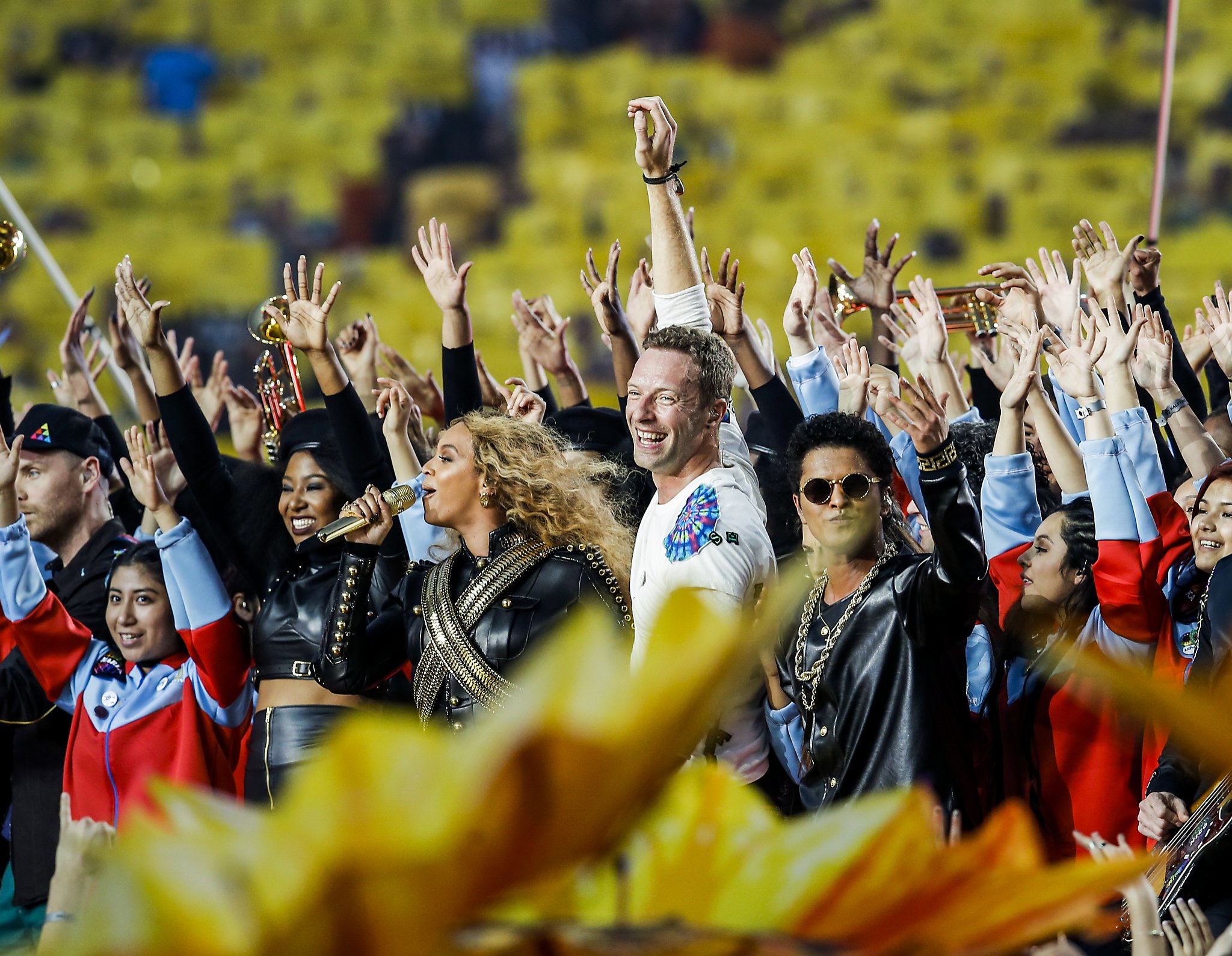 Super Bowl 50: Coldplay Rocks Colorful Halftime Show With Help