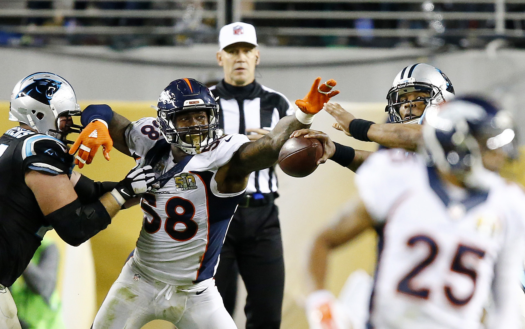 Super Bowl MVP Von Miller leads way for Broncos' defense against Texans