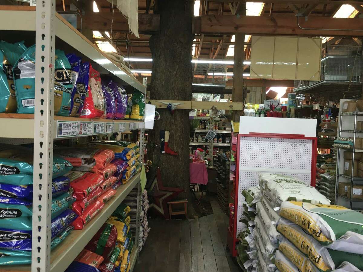 A tour of Wabash Feed & Garden Store on Washington Avenue