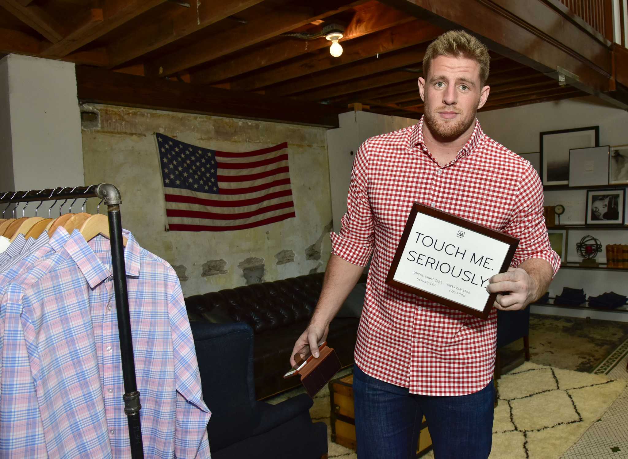 Houston Texans star JJ Watt posts photo to support USO's #Flex4Forces  campaign