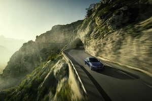 BMW unveils all-new Alpina B7 xDrive