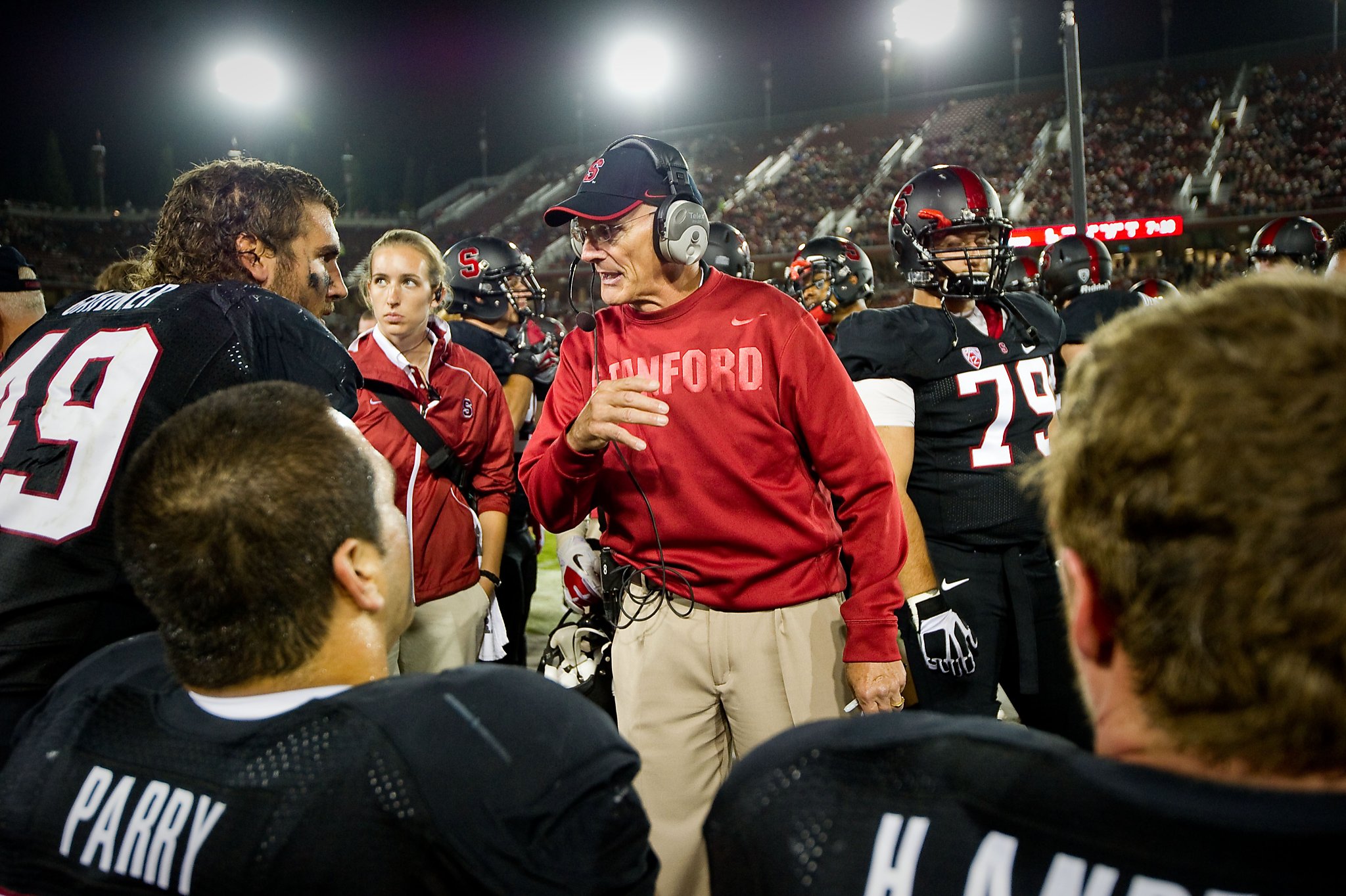 Stanford defensive line coach Randy Hart retires