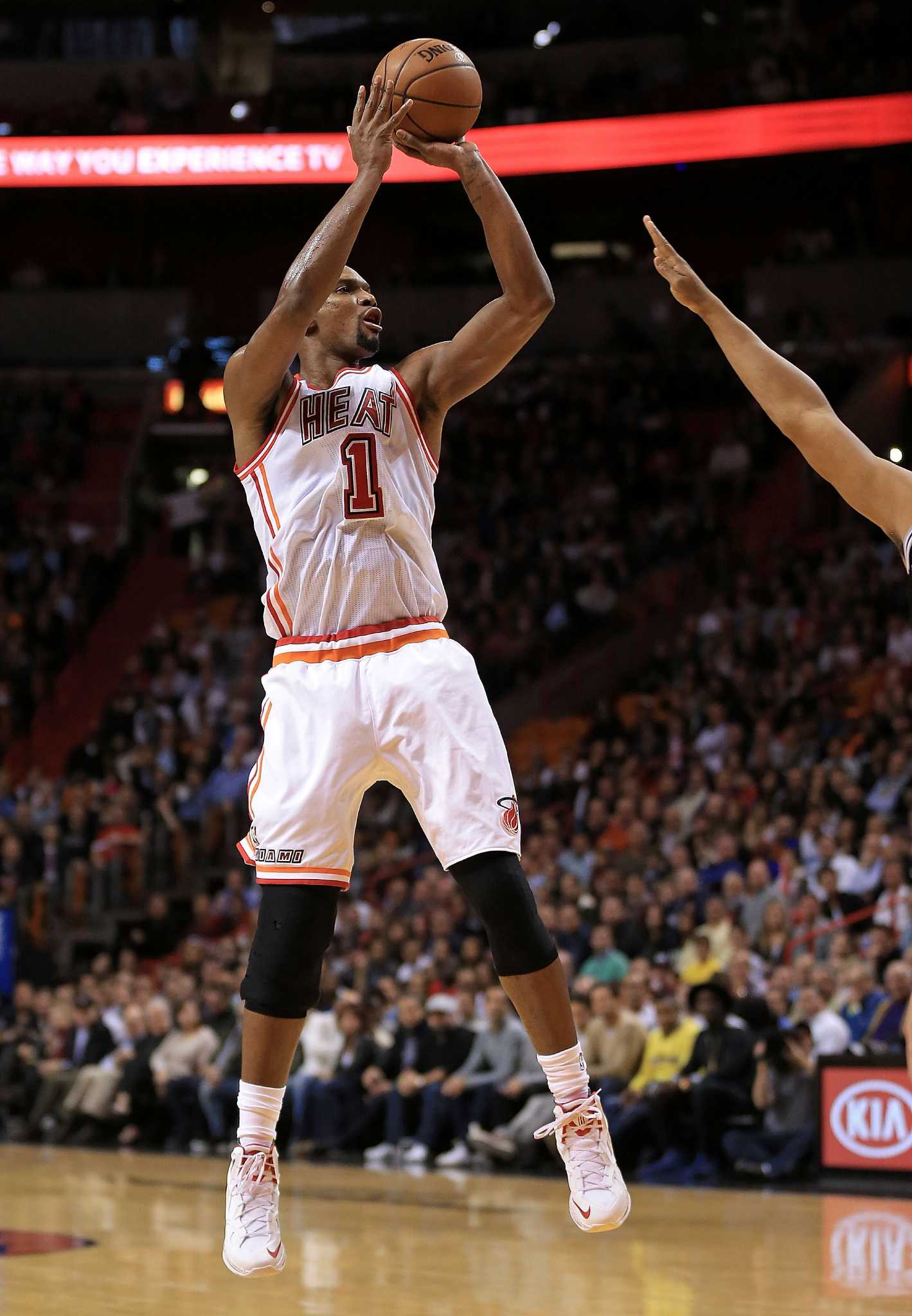 Report: Chris Bosh Not Ruling Out Return to NBA This Season