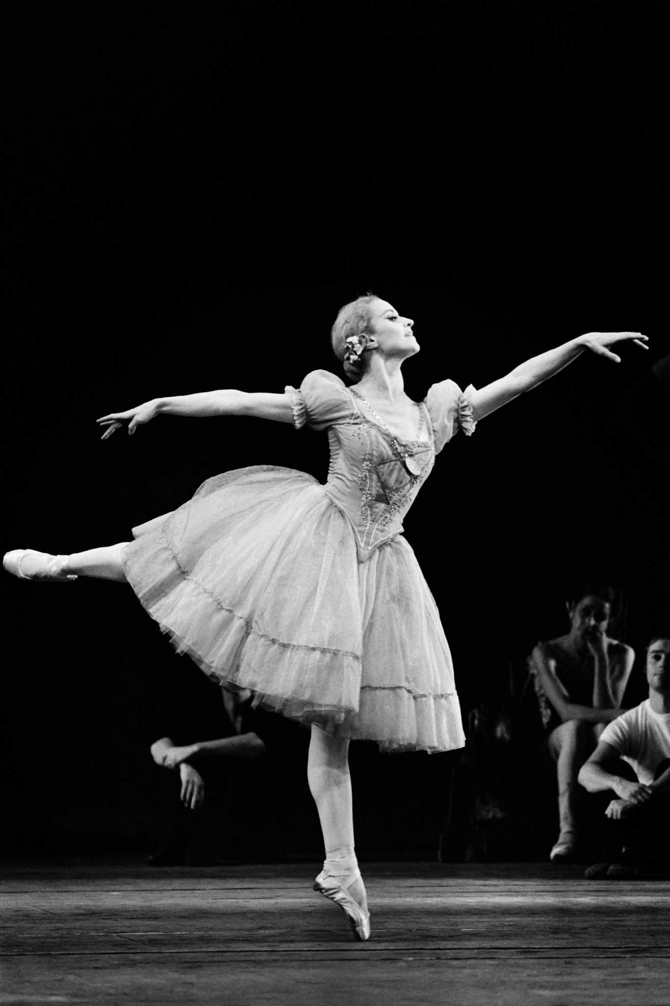 Former Nyc Ballet Principal Dancer Violette Verdy 82 Dies 