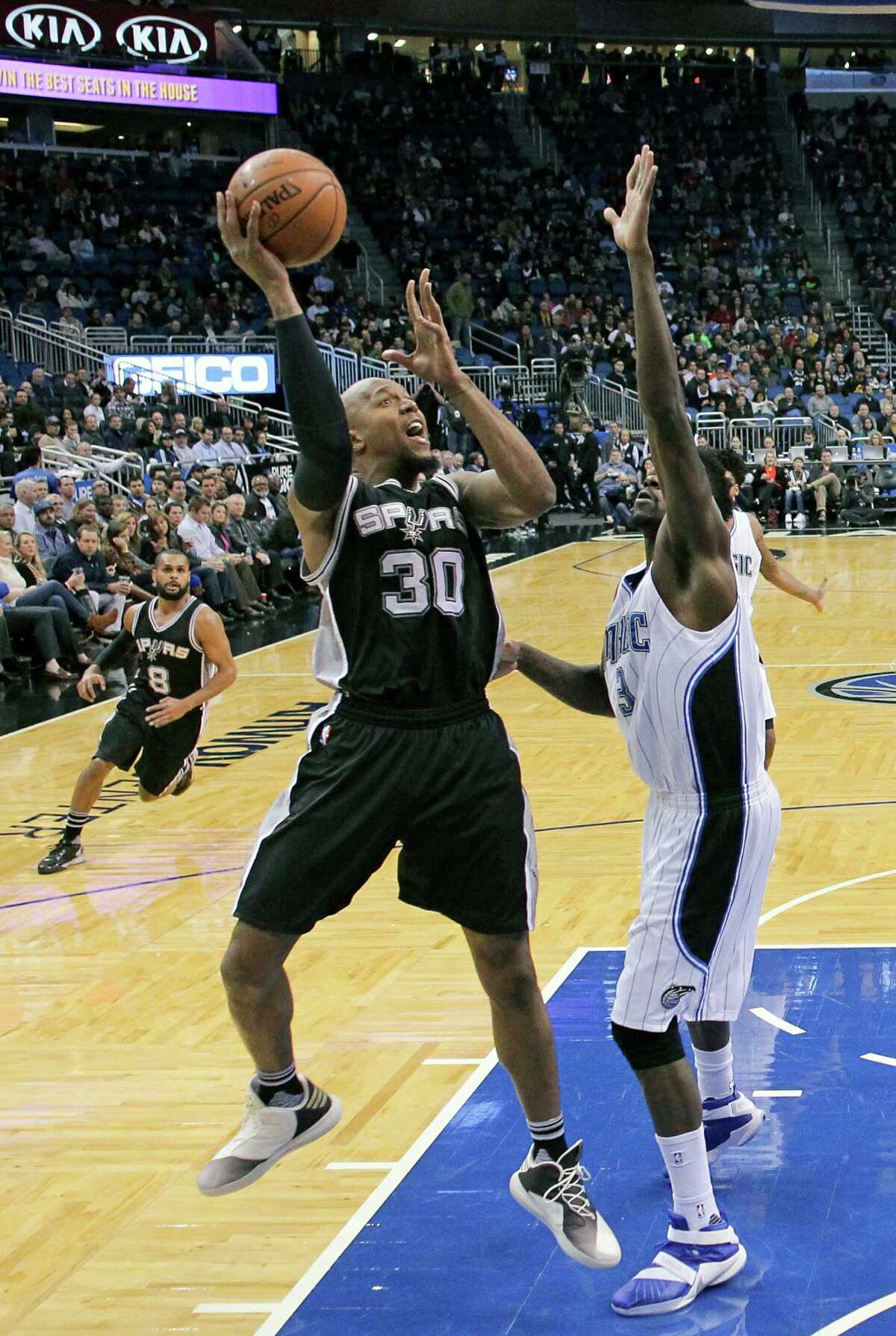 Leonard's late heroics come on night of sorrow