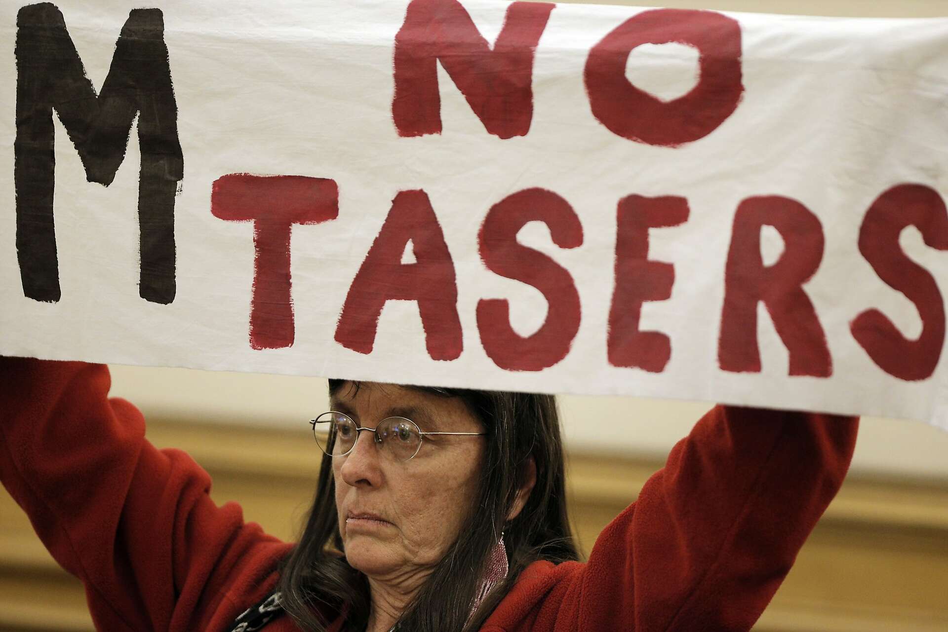 SF Police Commission votes to allow officers to carry Tasers