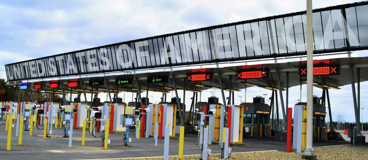 Expect lines this weekend at Canadian border crossing