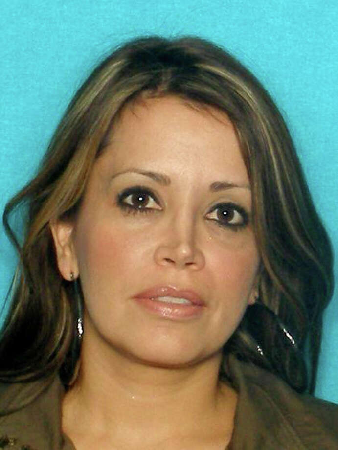 Feds: Fugitive Texas elementary teacher tied to hit men ...