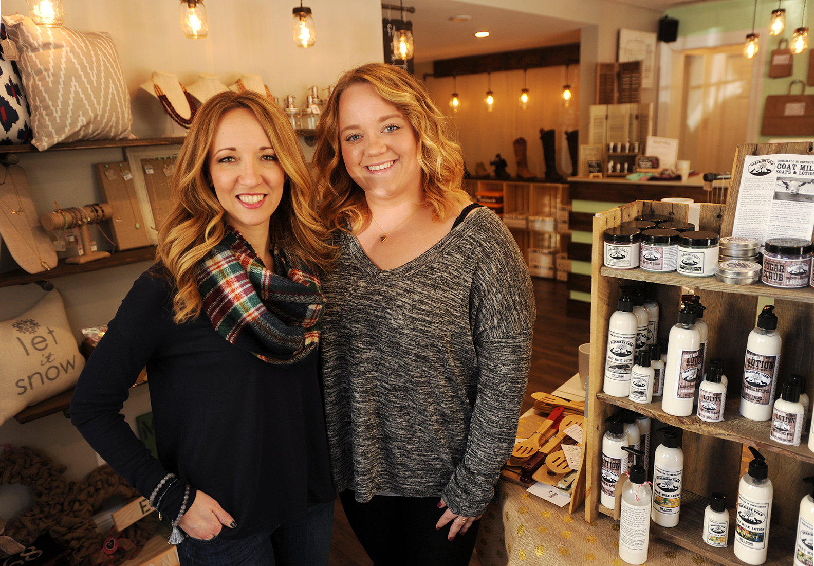 The Mason Jar boutique opens in Monroe