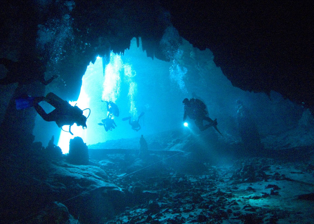 This Underwater Mayan Temple Is Otherworldly