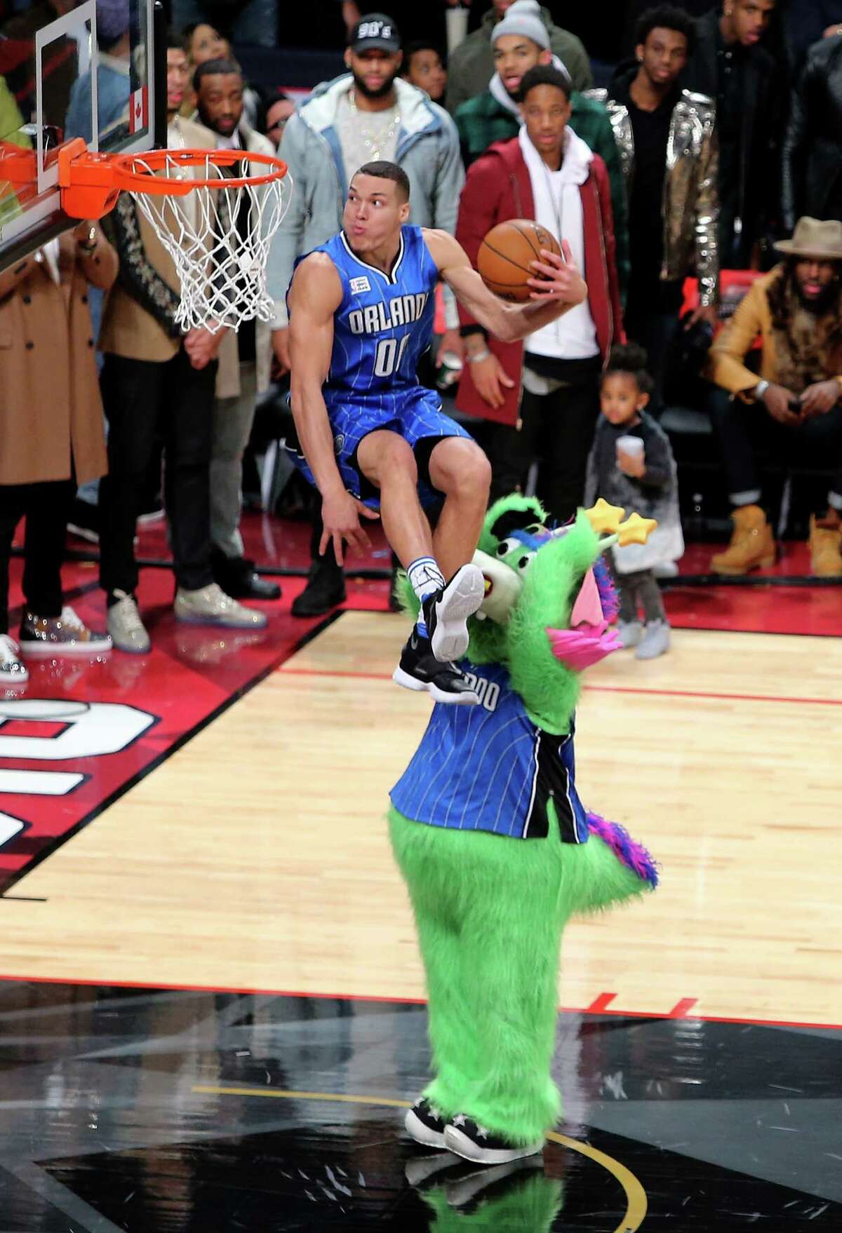 Best dunks from an incredible NBA dunk contest