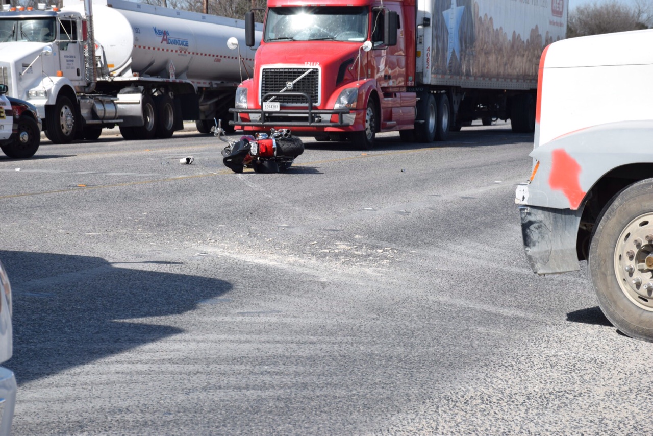 SAPD: Motorcyclist Suffers Life-threatening Injuries After Hit By 18 ...