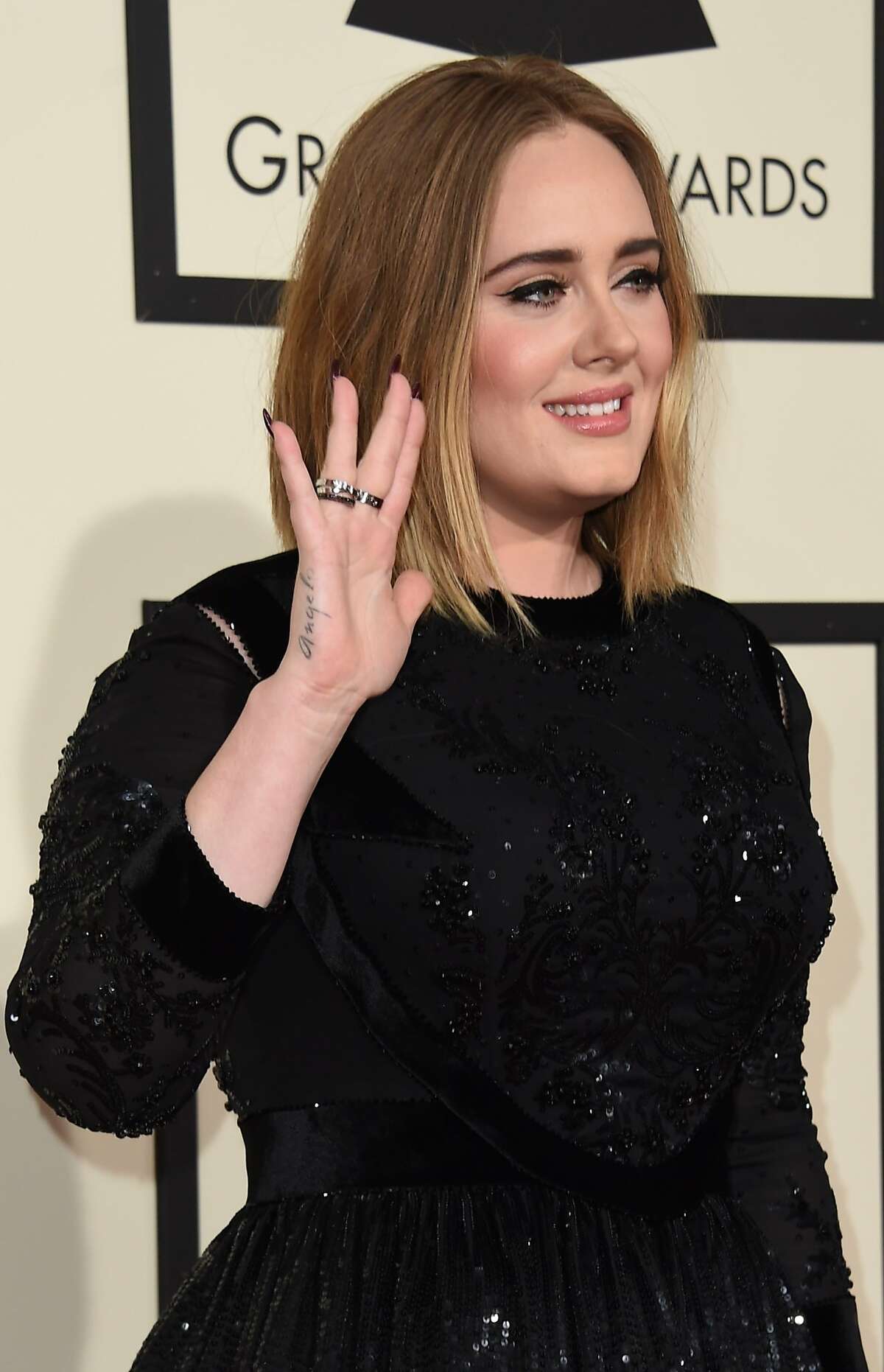 Grammys 2016: Here's Why Adele's Performance Was 'Out of Tune