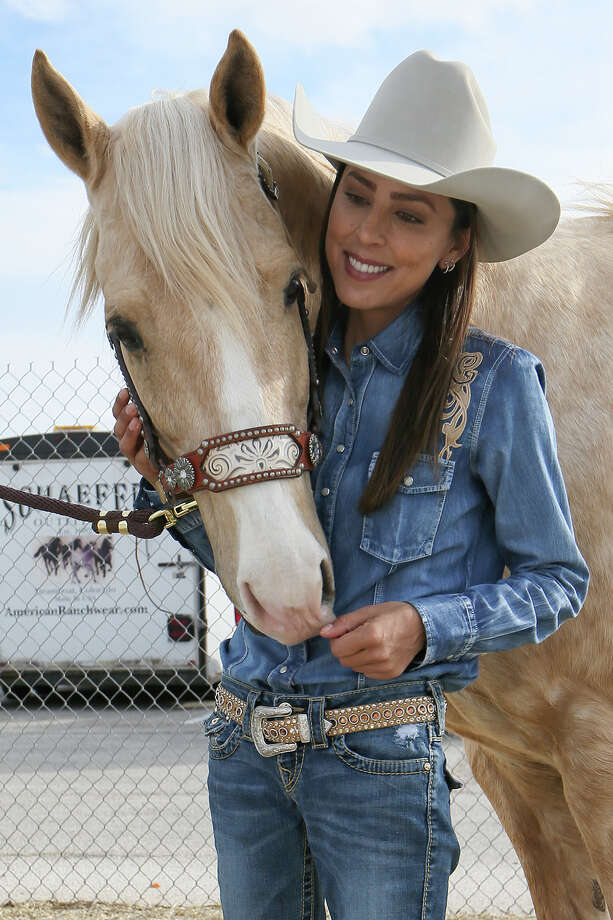Heres What People Are Wearing This Year To The San Antonio Stock Show