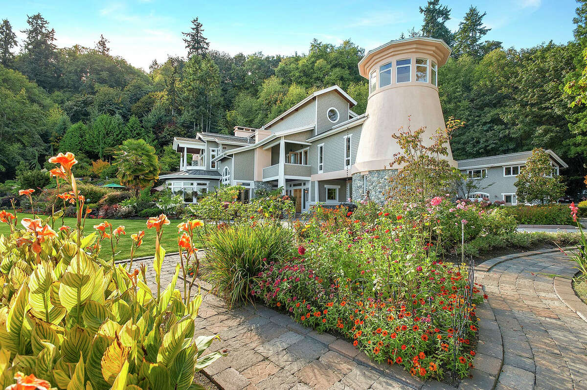 Northwest real estate find Huge Vashon property with 'lighthouse'