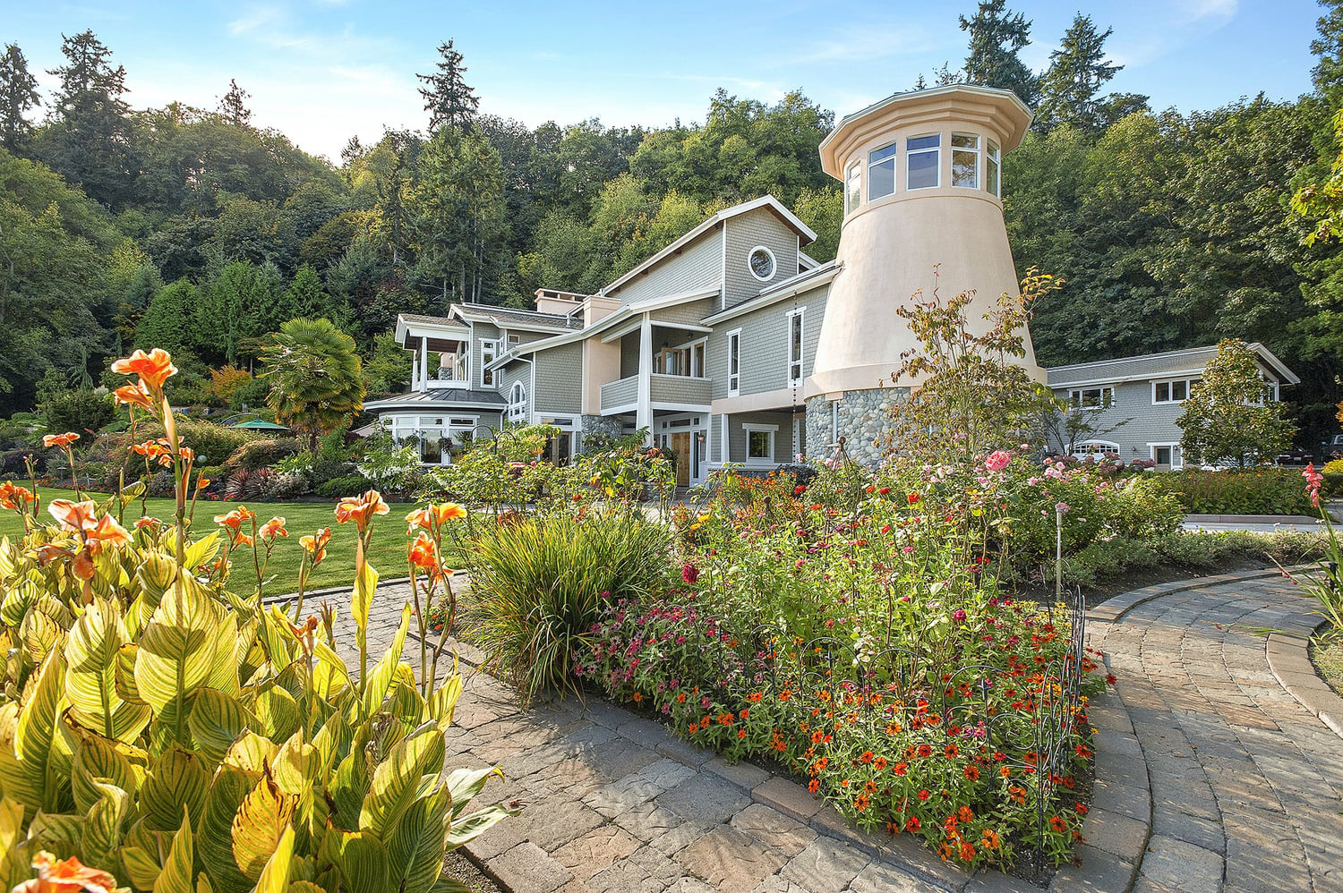 Northwest real estate find Huge Vashon property with 'lighthouse'