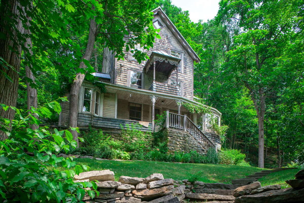 Victorian in the woods, West Cornwall $185 a night Description: Featured in New York Magazine; Three stories overlooking the town; Victorian house built in 1870.View full listing on airbnb
