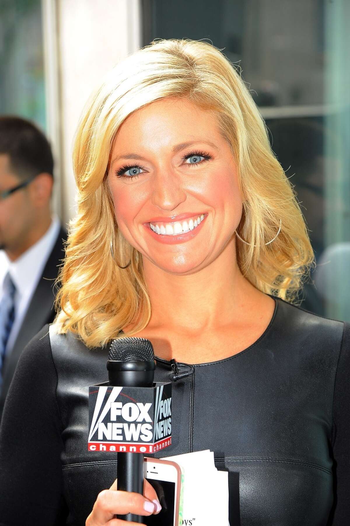 Ainsley Earhardt Porn - Ainsley Earhardt replaces Elisabeth Hasselbeck on 'Fox & Friends'