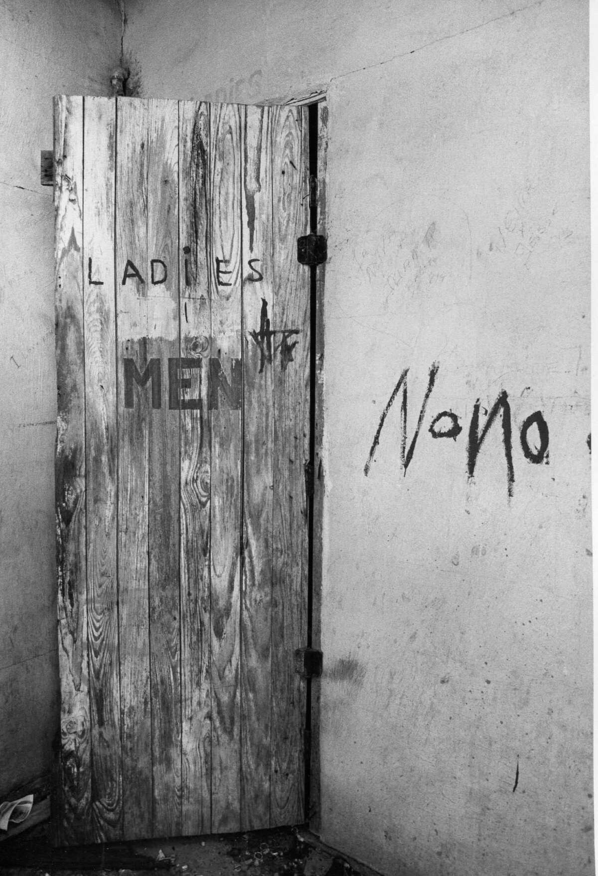 Retro photos of San Antonio ice houses show Texas Ice and the original