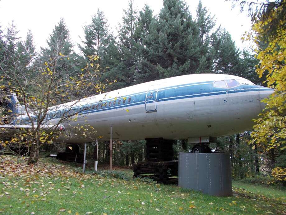 bruce-campbell-s-boeing-727-airplane-home-in-portland-oregon-san