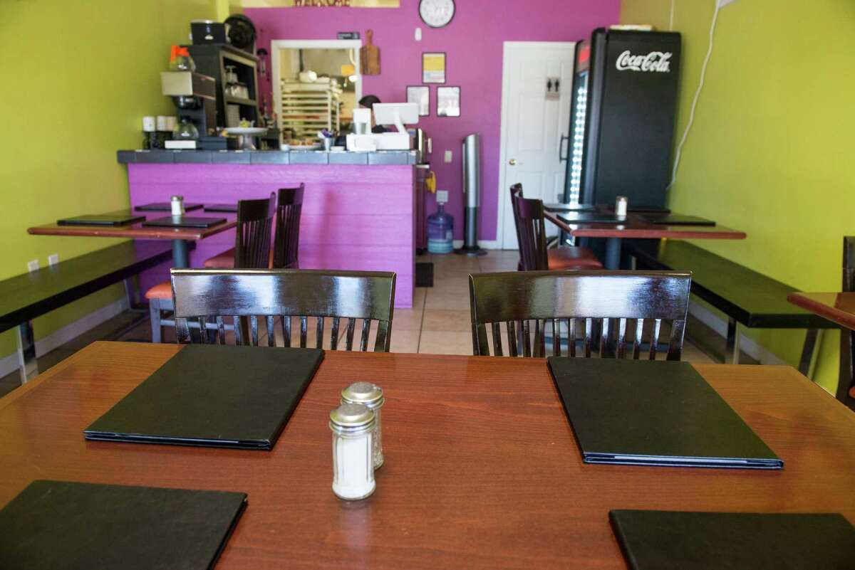 Restaurant review Leon Valley Café is tiny, but big on flavor