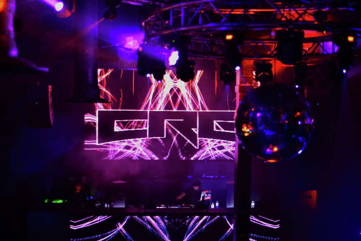 San Antonio's LIVE Ultra Lounge gets wild on college night