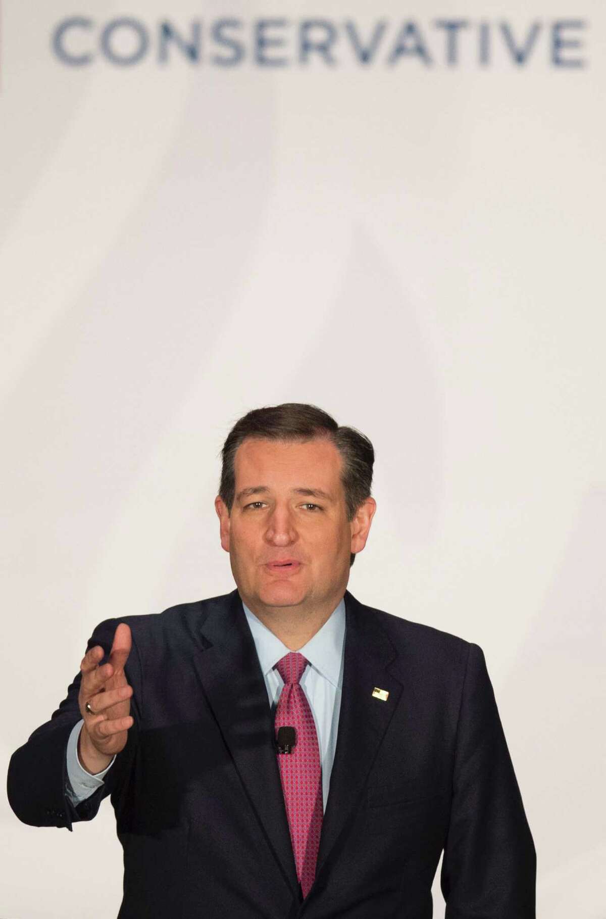 Republican presidential candidate Ted Cruz’s coffers have been boosted by scores of smaller gifts and by $25 million to SuperPACs that back his campaign.