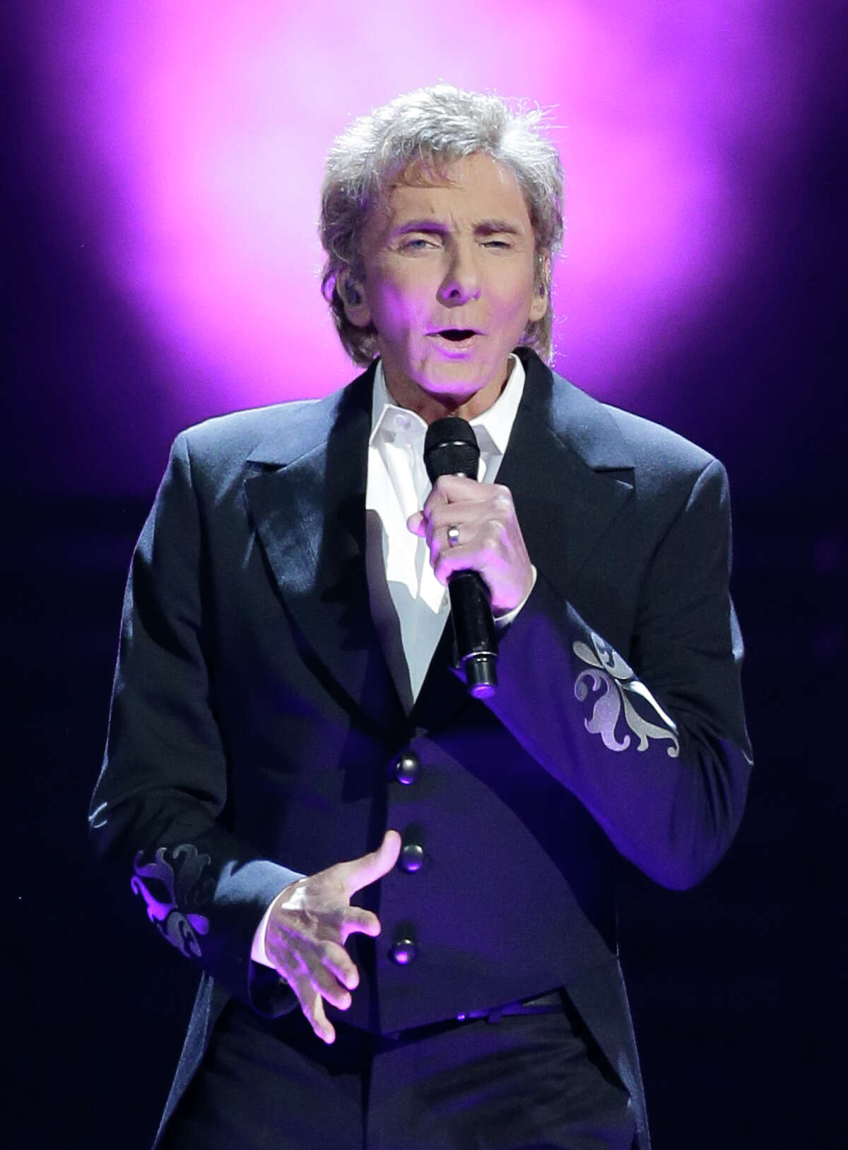 Barry Manilow is taking a bow, but his impact on music and culture will