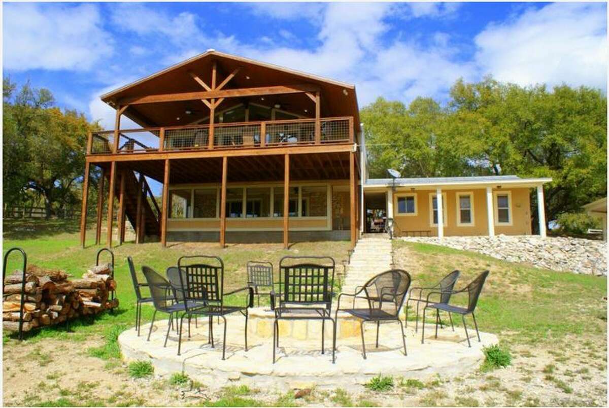 13 spectacular riverfront homes for your next Texas vacation