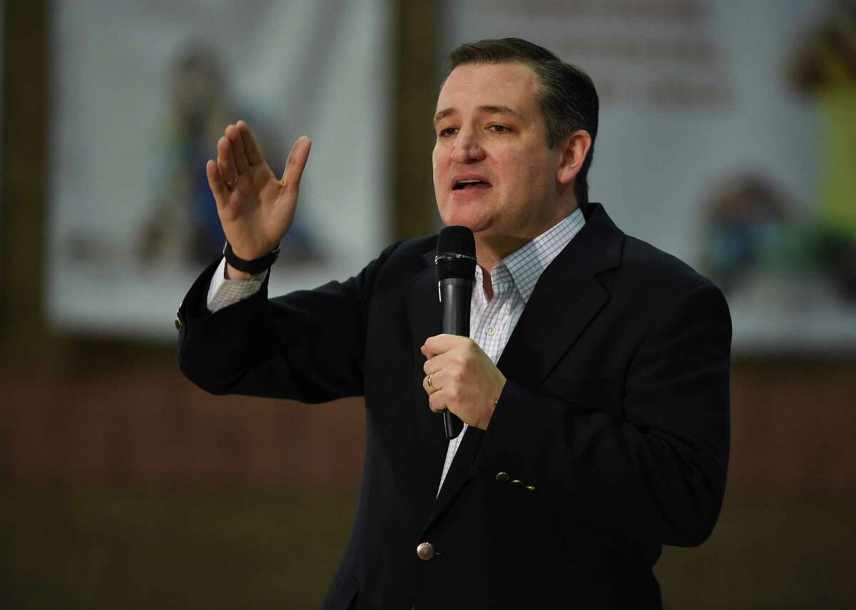 LAS VEGAS, NV - FEBRUARY 22: Republican presidential candidate Sen. Ted Cruz (R-TX) speaks at a rally at the Durango Hills Community Center on February 22, 2016 in Las Vegas, Nevada. Cruz is campaigning in Nevada for the Republican presidential nomination ahead of the state's Feb. 23 Republican caucuses. (Photo by Ethan Miller/Getty Images)