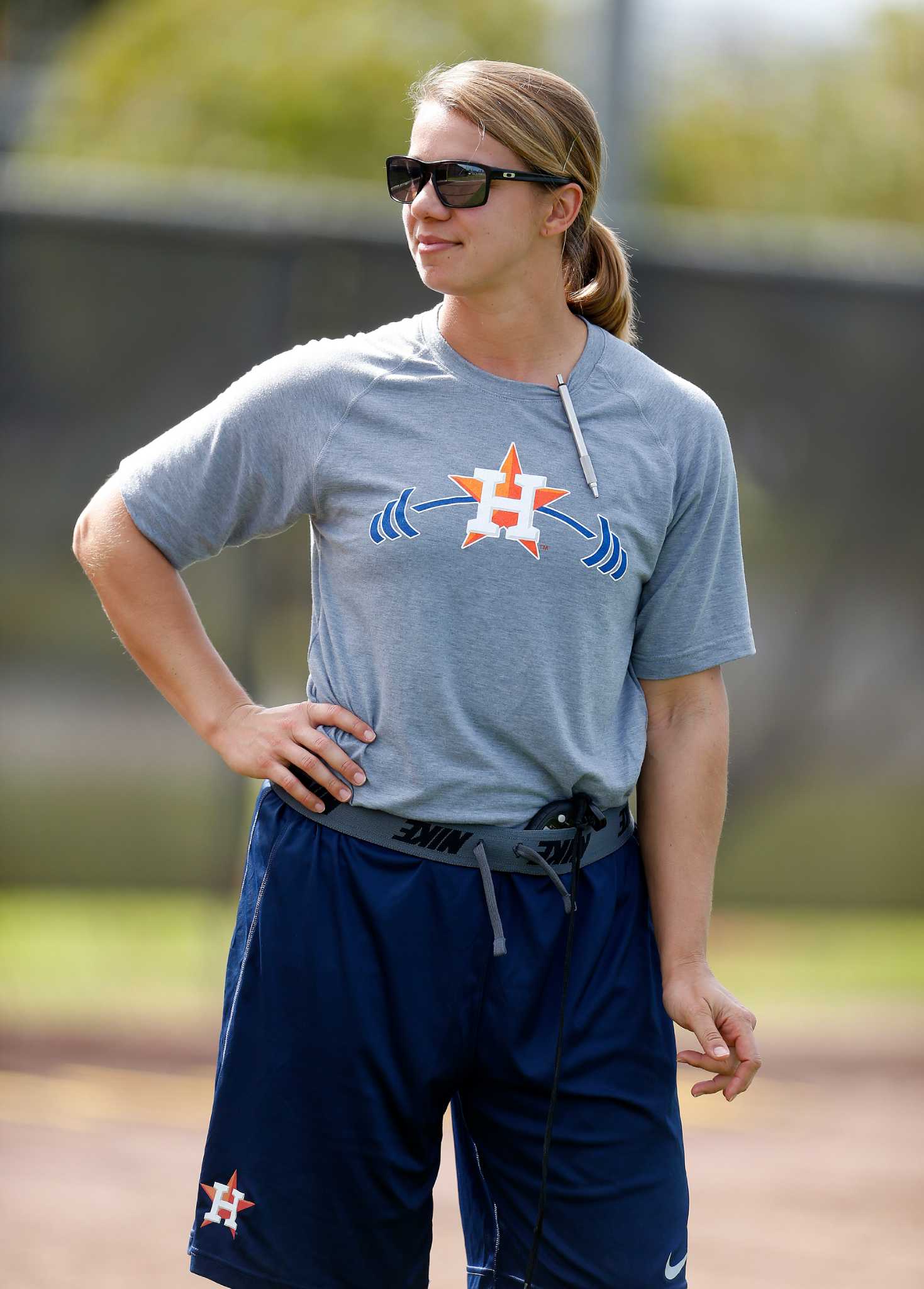 Astros' female strength coach breaks barriers