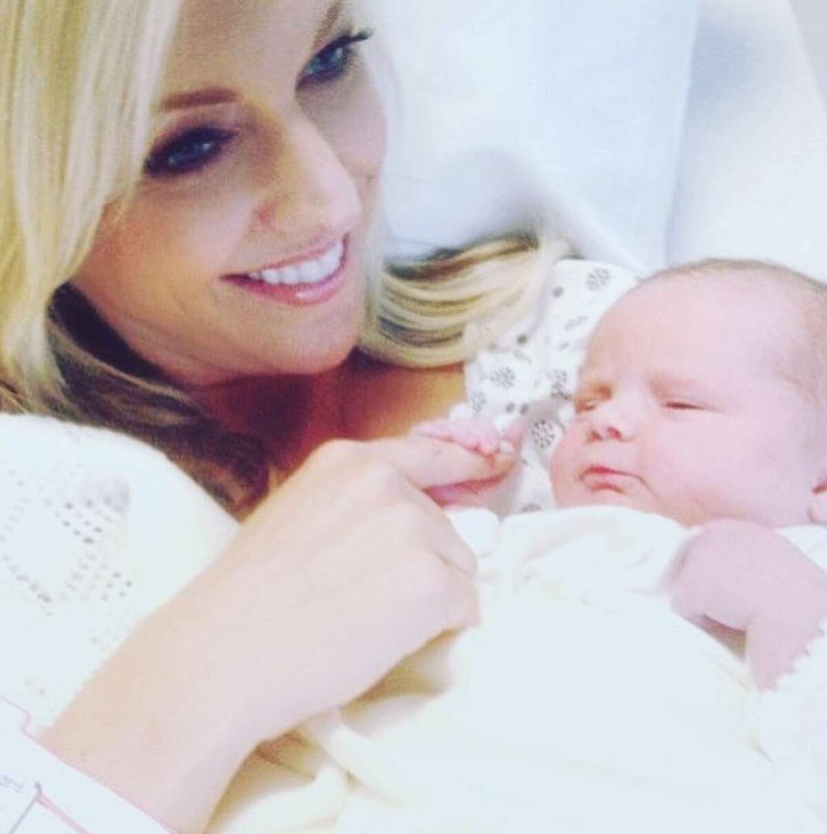 fox-friends-host-earhardt-tunes-out-critics