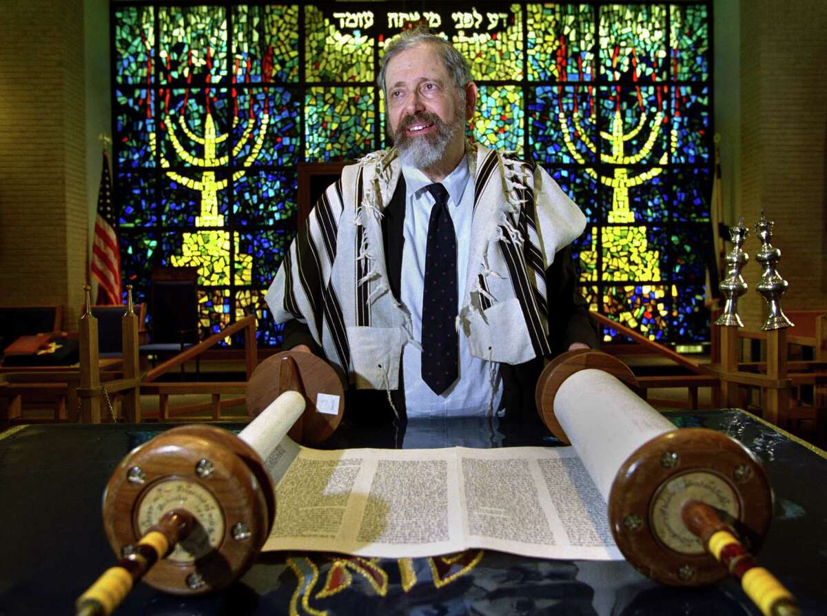 ﻿Rabbi Joseph Radinsky﻿ of Houston's United Orthodox Synagogues died Friday of pancreatic cancer at age 79.