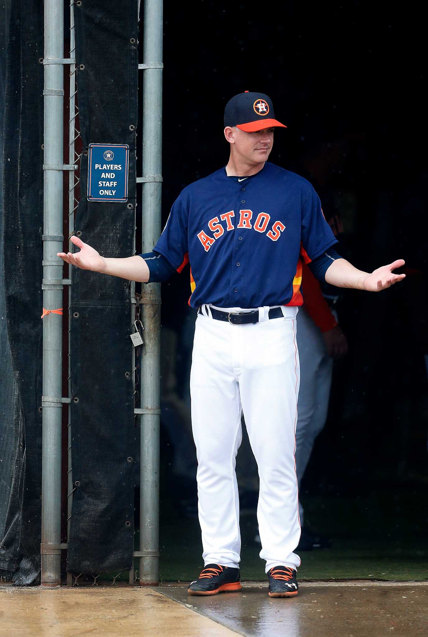 Watch: Jake Marisnick shows off range with catch along Astros' chain-link  fence 