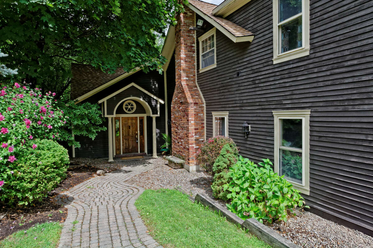 House of the Week Custom in Altamont