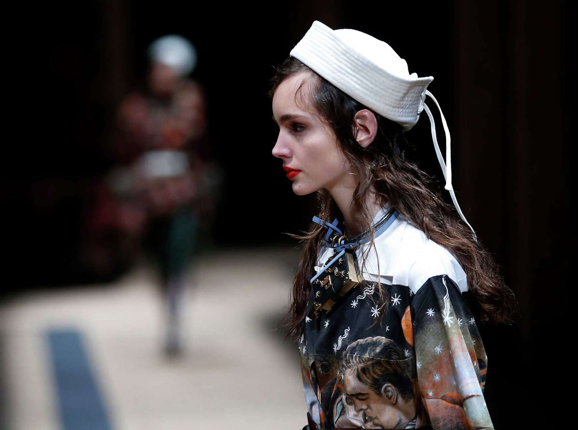 Karl Lagerfeld creates Asian waves for Fendi at Milan show