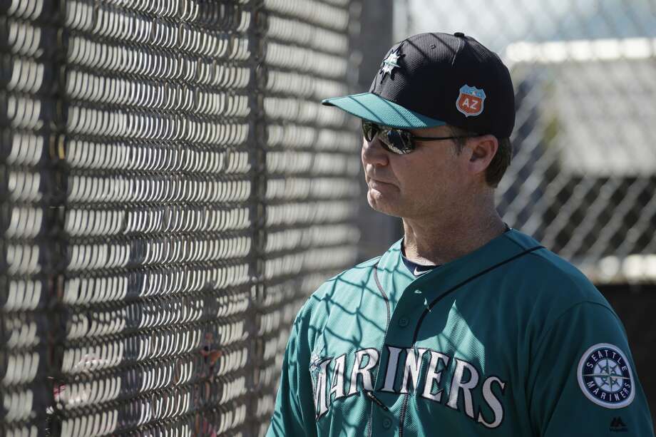 Seattle Mariners manager Scott Servais is lukewarm on bunting