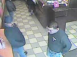 Police seek help IDing cell phone theft suspects