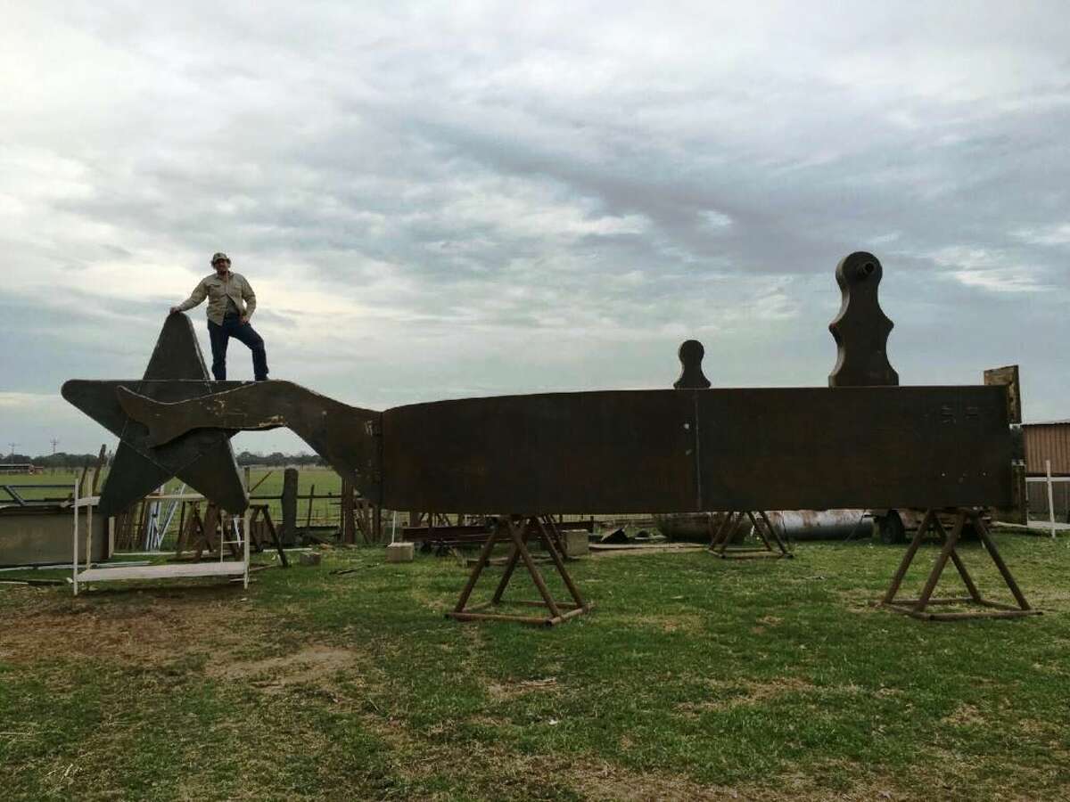 Central Texas town vying for 'World's Biggest Spur' title