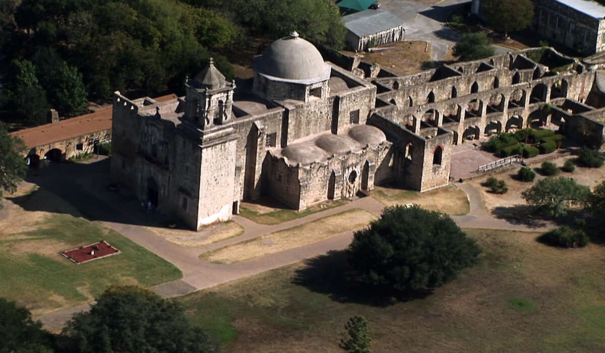 An aerial view of Mission San José seen from a helicopter tour by Alamo Helicopter Tours in 2008. If this mission were fully restored, there should be no objection to restoring the Alamo in same fashion.