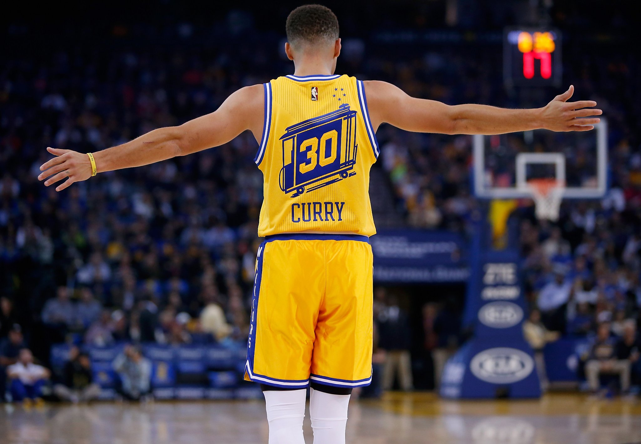 Stephen Curry s shot a thing of scientific beauty