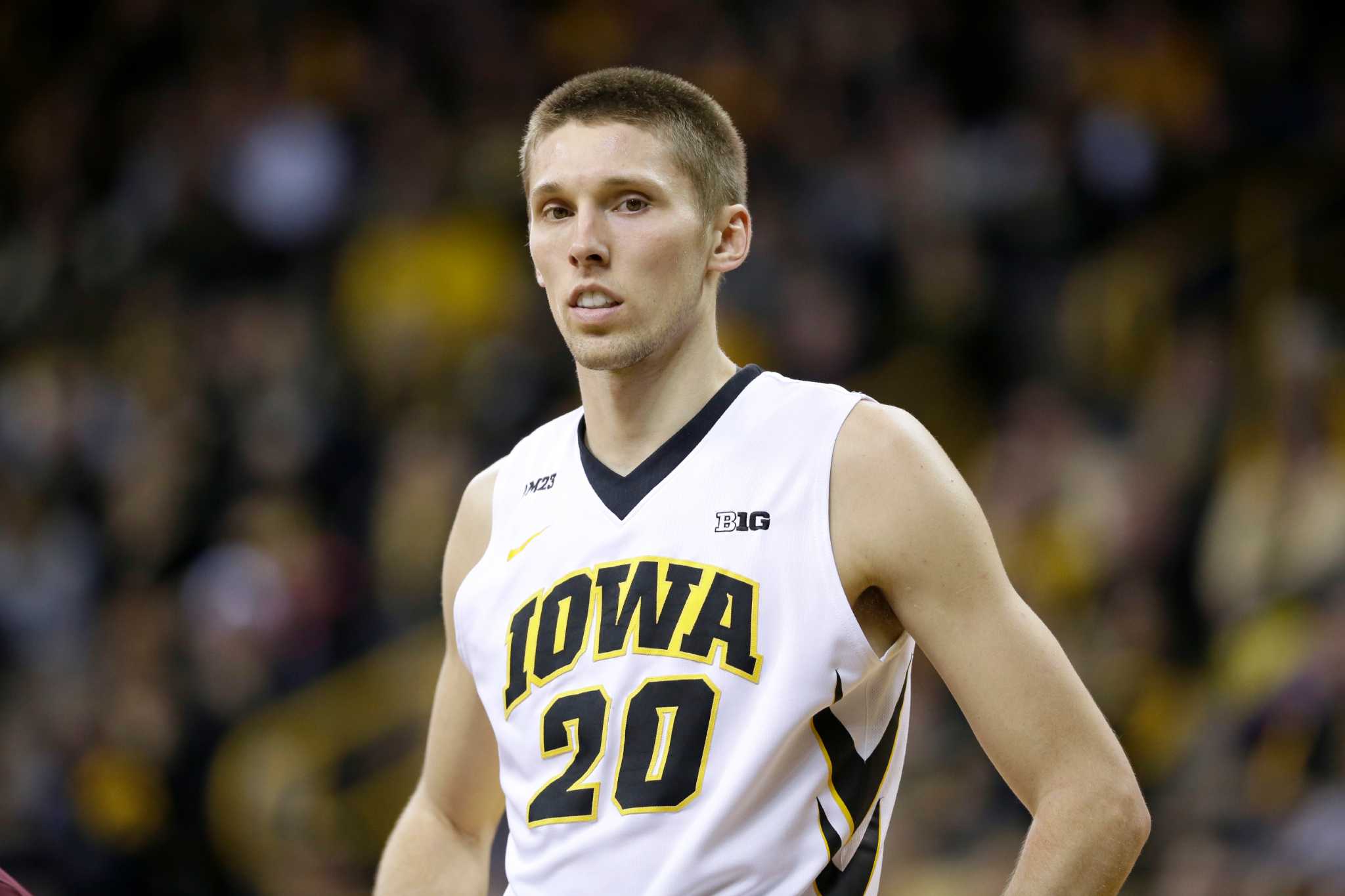 jarrod uthoff jersey