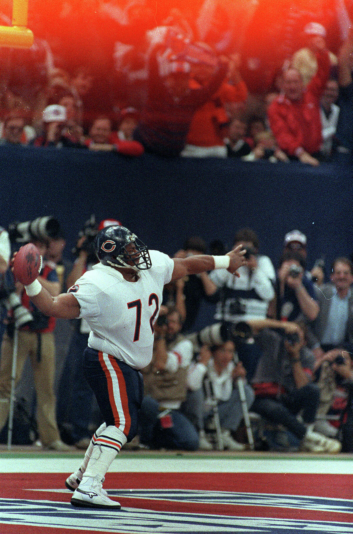 William 'Refrigerator' Perry over the top at Super Bowl XX 