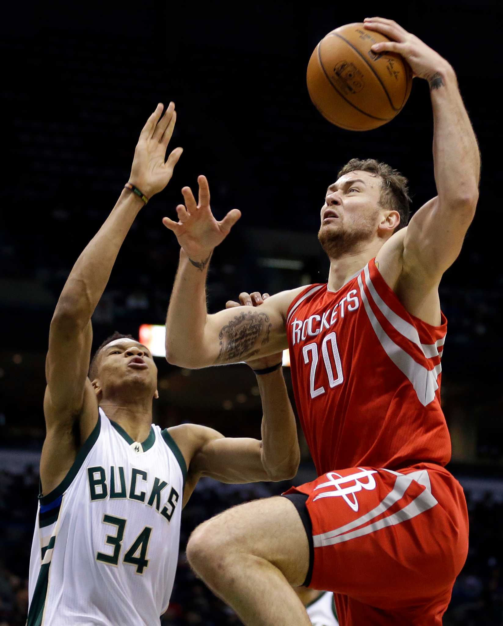 Donatas Motiejunas earns start to give Rockets early life