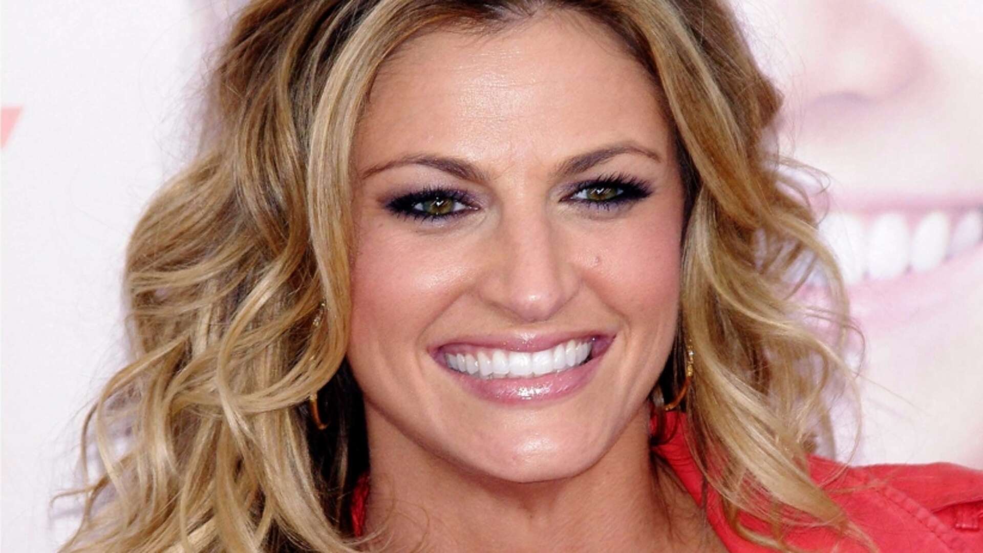 Erin Andrews Says ESPN Made Her Discuss Stalking Incident On-Air Before  Taking Back the Mic