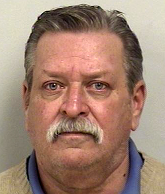 Man charged with DUI after striking another car on Hillspoint