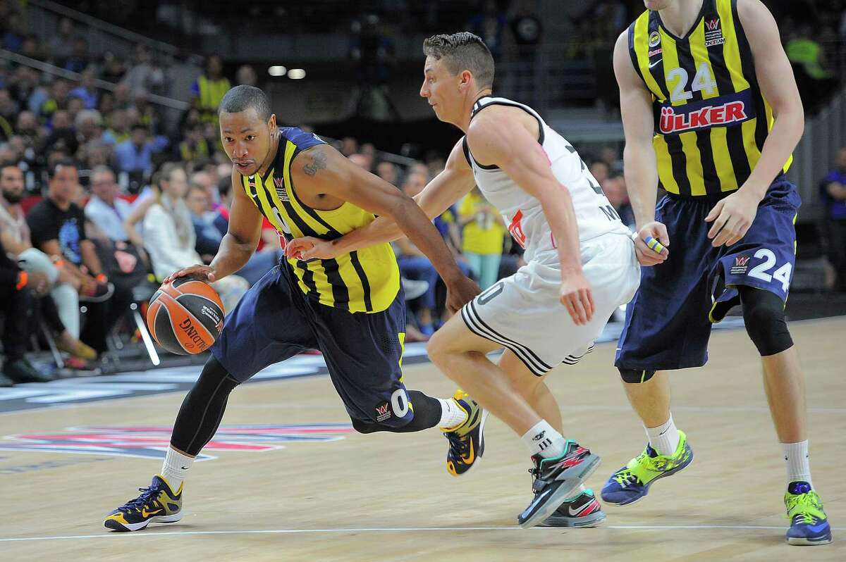 MADRID, SPAIN - MAY 15: Andrew Goudelock, #0 of Fenerbahce Ulker Istanbul in action during the Turkish Airlines Euroleague Final Four Madrid 2015 Semifinal B game between CSKA Moscow vs Olympiacos Piraeus at Barclaycard Center on May 15, 2015 in Madrid, Spain.
